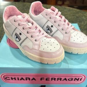 Chiara Ferragni sneakers shoes new in box size 39, US 9 white with pink